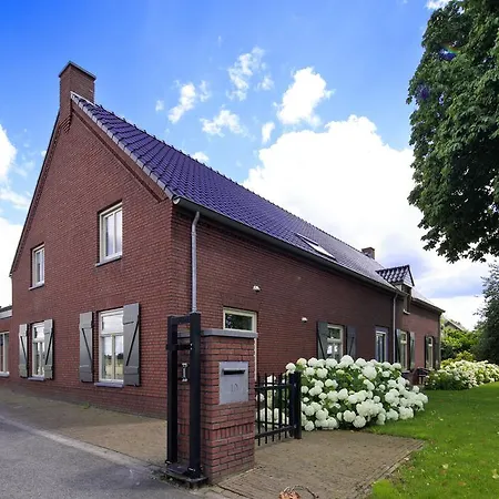 Bed & Breakfast Lokven Hoeve
